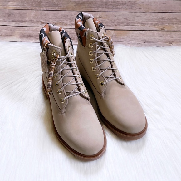 Timberland Men’s Classic 6 Inch Waterproof Light Beige Boots - Picture 5 of 7